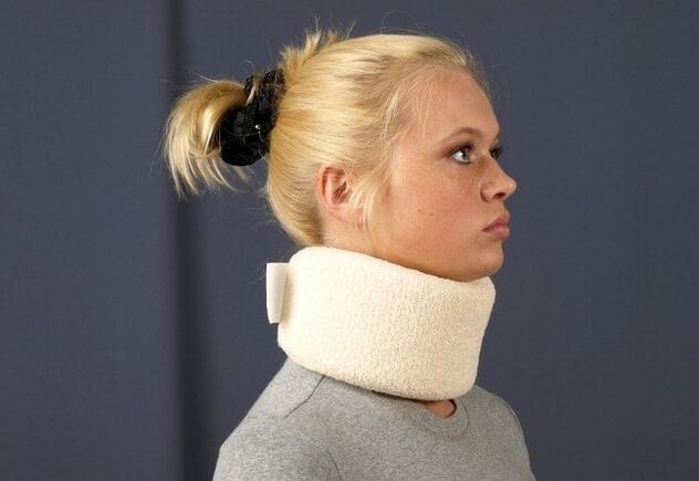 For the treatment of cervical osteochondrosis, women should wear a Shunts collar